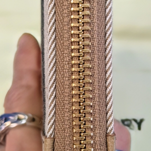 Burberry Check Tan and Red Long  Wallet with Iconic Design/ Tan Leather Interior - Picture 7 of 12